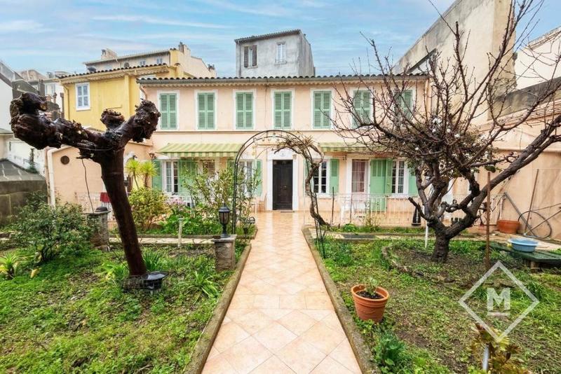 Maison - 153 m² - 7 pièces