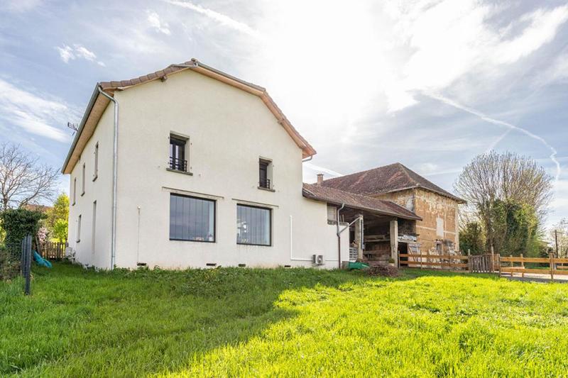 Maison - 340 m² - 13 pièces