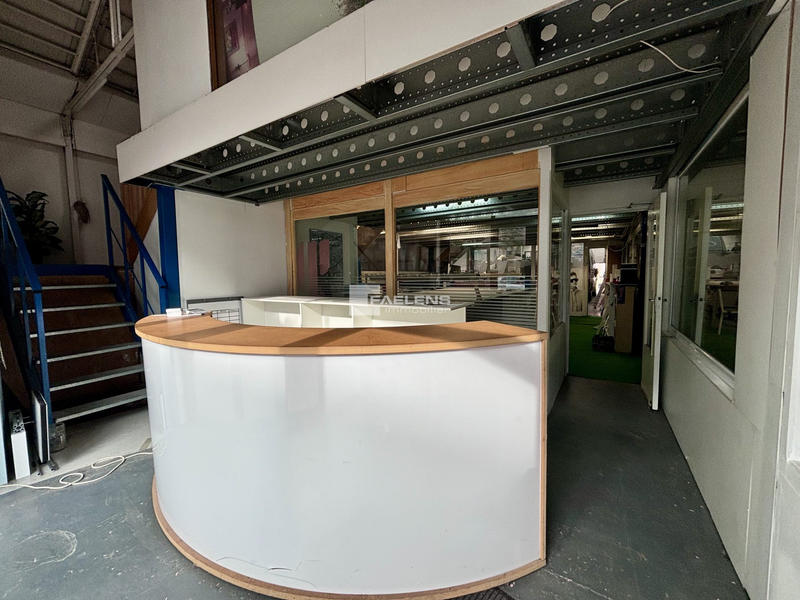 Local commercial - 408 m²