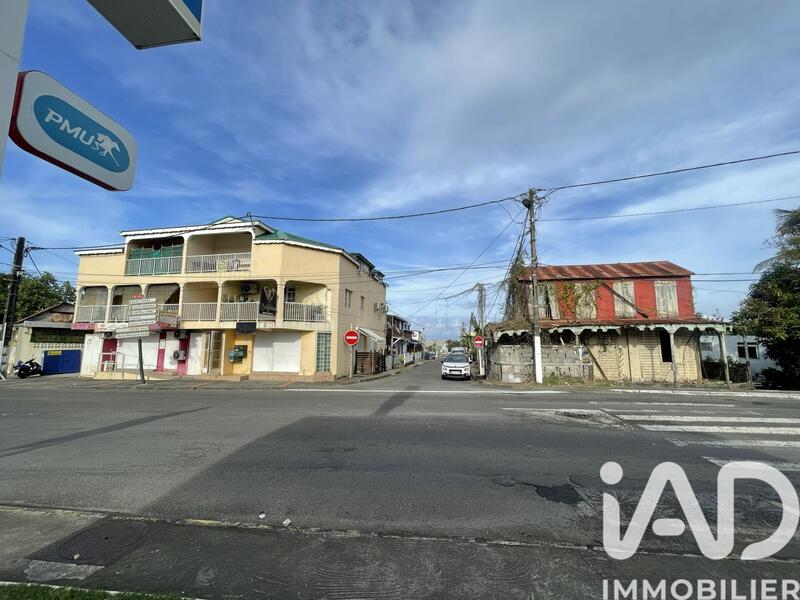 Maison - 200 m² - 6 pièces