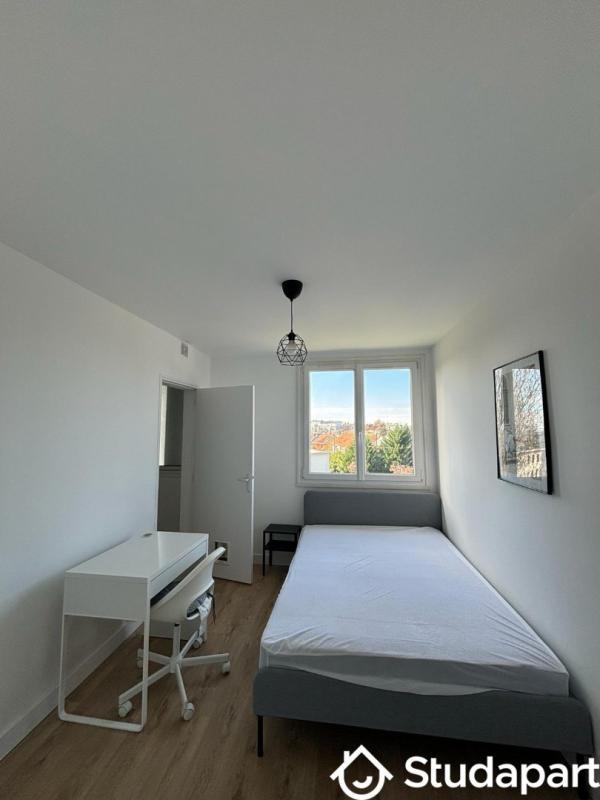 Chambre - 11 m² - 1 pièce