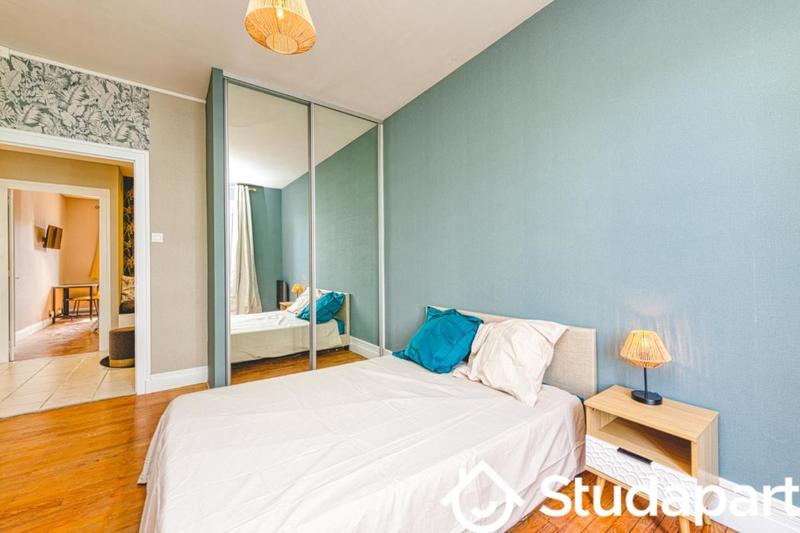 Chambre - 11 m² - 1 pièce