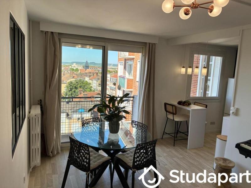 Chambre - 9 m² - 1 pièce