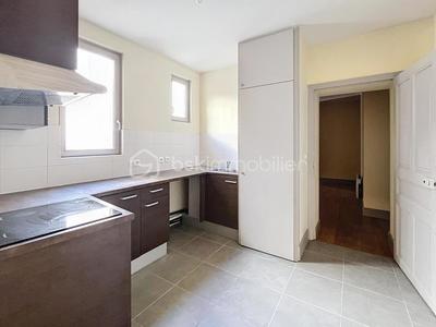 Appartement - 81 m² - 4 pièces