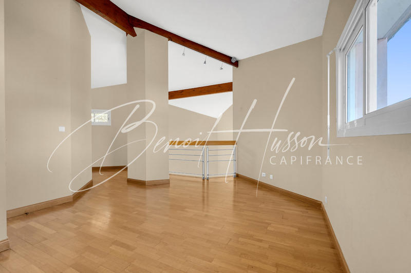 Maison - 225 m² - 6 pièces