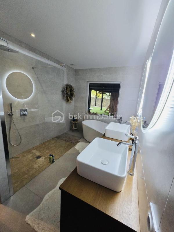 Maison de ville - 225 m² - 8 pièces