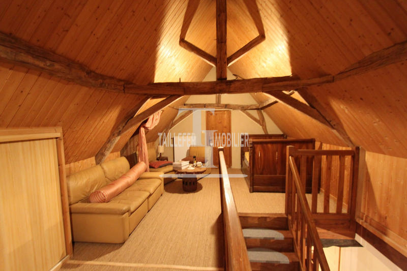 Maison - 252 m² - 9 pièces