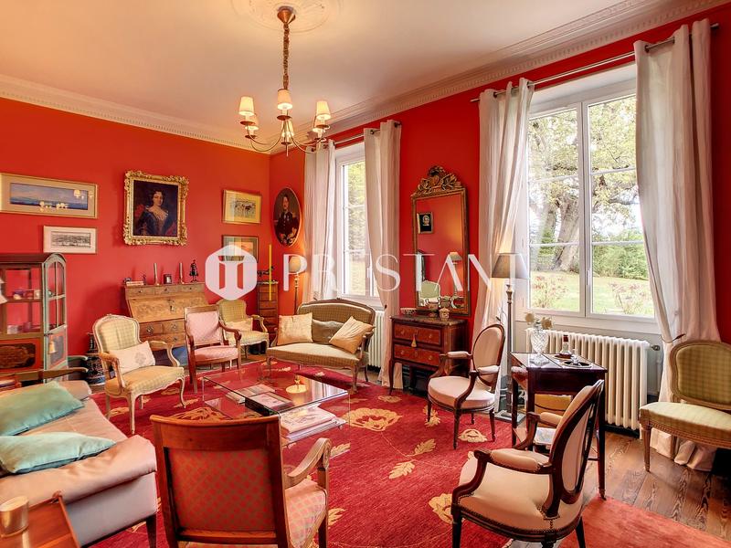 Maison - 380 m² - 12 pièces