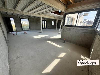 Maison - 201 m² - 6 pièces