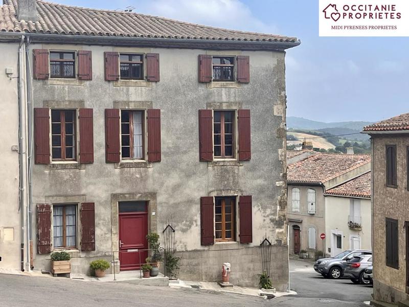 Maison de village - 237 m² - 9 pièces