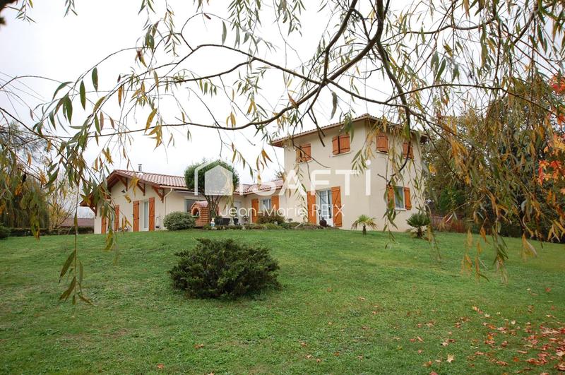 Maison - 285 m² - 6 pièces