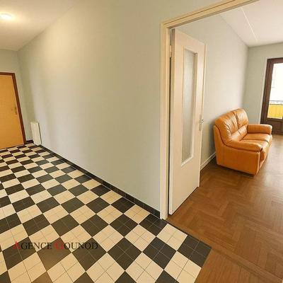 Appartement - 83 m² - 3 pièces