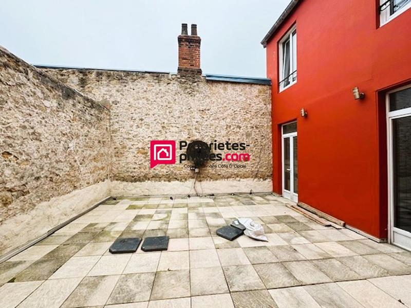 Maison - 226 m² - 8 pièces