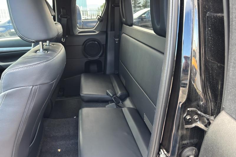 Toyota Hilux X-Tra d-4d 204 Bva Invinc