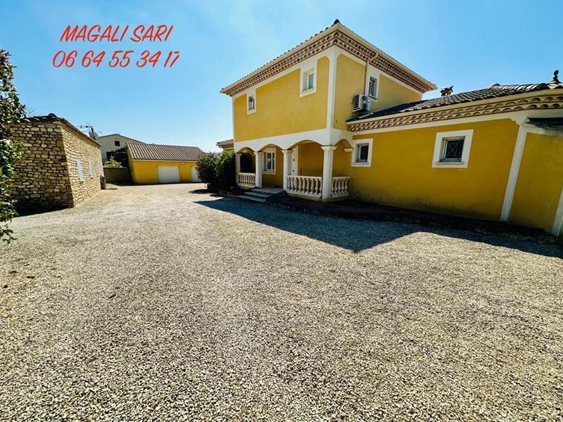 Villa - 245 m² - 7 pièces