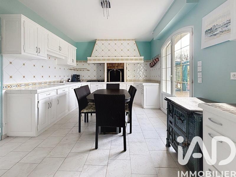 Maison - 328 m² - 8 pièces