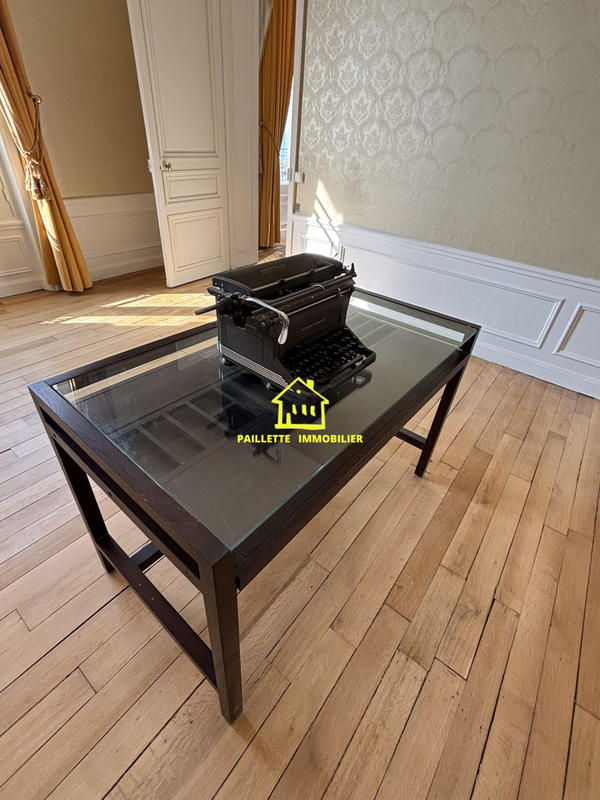 Appartement - 203 m² - 5 pièces