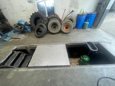 Local commercial - 255 m² - 5 pièces