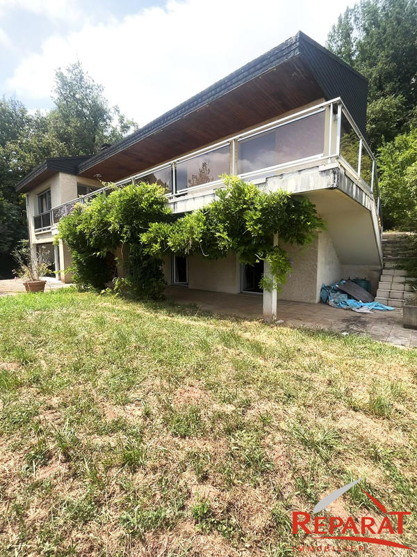 Maison - 210 m² - 7 pièces