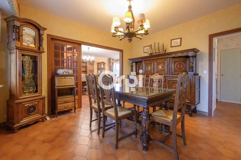 Maison - 226 m² - 8 pièces