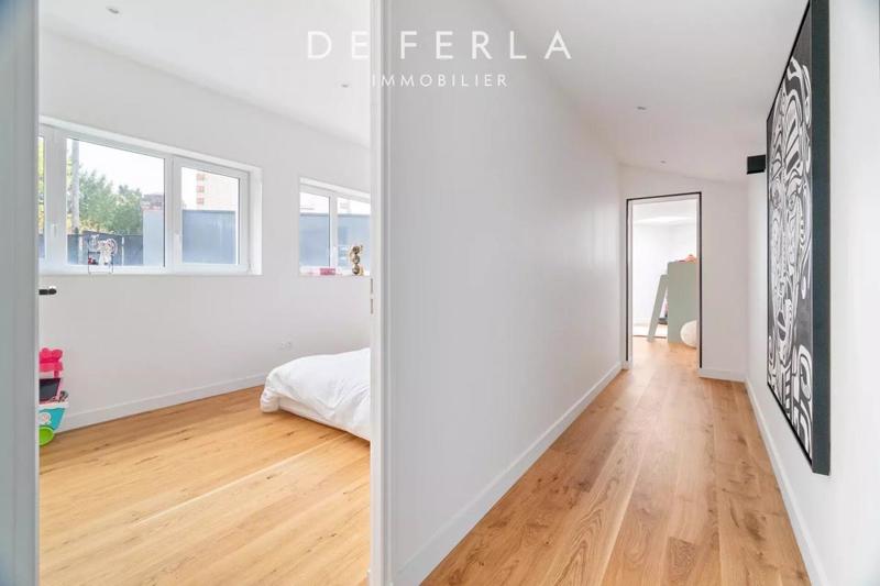 Maison - 244 m² - 6 pièces