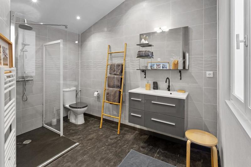 Maison - 198 m² - 7 pièces