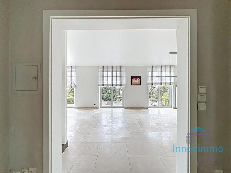 Villa - 216 m² - 8 pièces