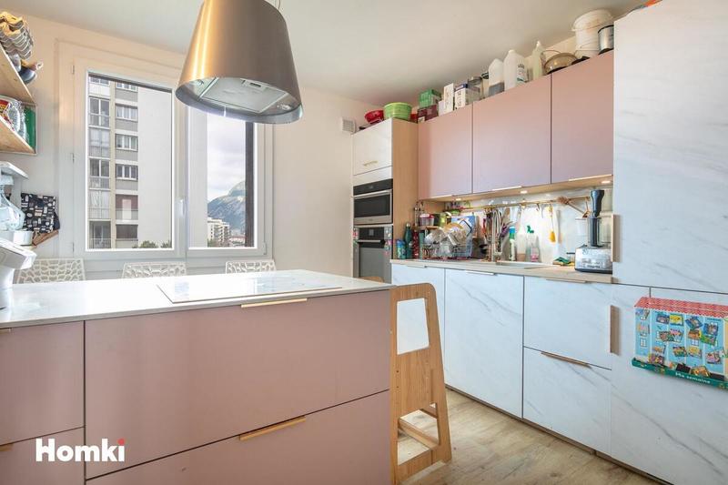 Appartement - 95 m² - 5 pièces