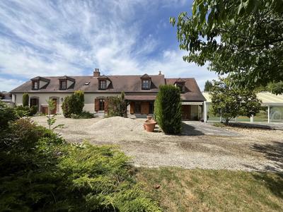 Maison - 255 m² - 9 pièces