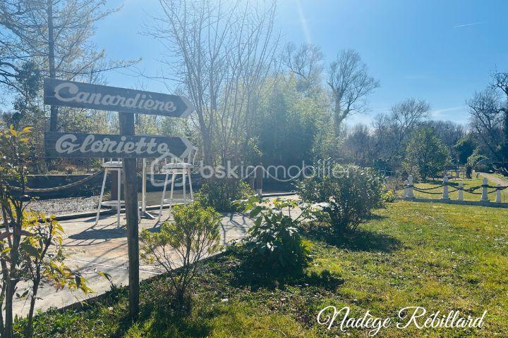 Propriété - 200 m² - 9 pièces