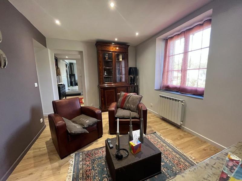 Maison - 407 m² - 9 pièces