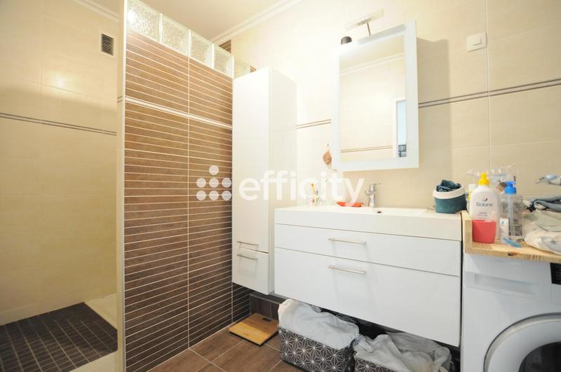 Appartement - 85 m² - 3 pièces