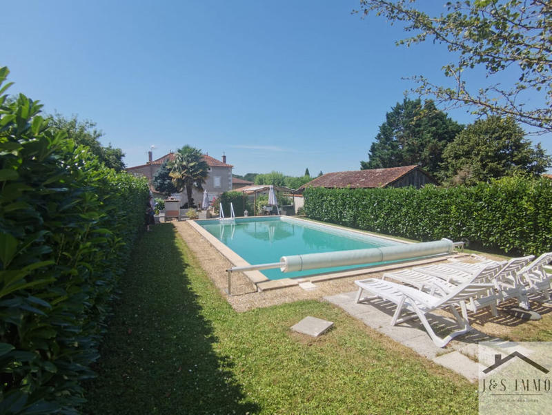 Maison - 170 m² - 6 pièces