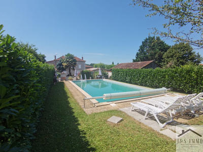 Maison - 170 m² - 6 pièces