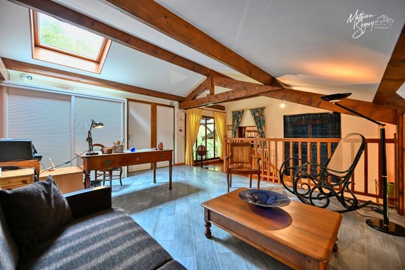 Maison - 250 m² - 10 pièces