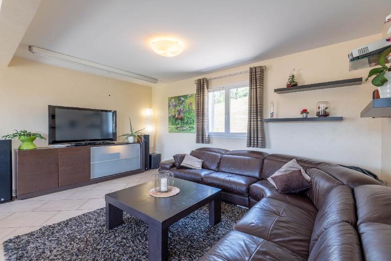 Maison - 238 m² - 7 pièces