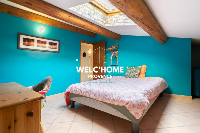 Maison - 210 m² - 8 pièces