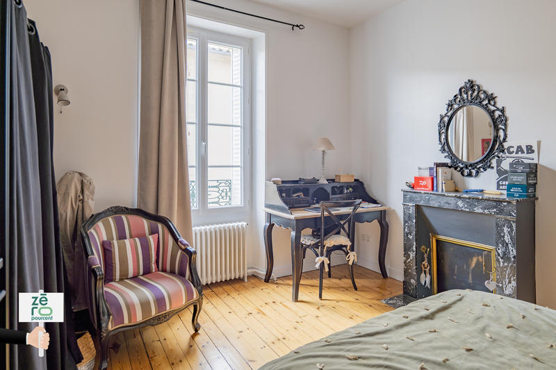 Maison - 205 m² - 9 pièces