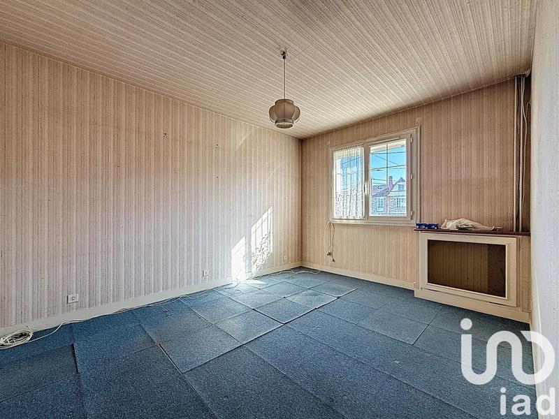 Maison - 180 m² - 8 pièces