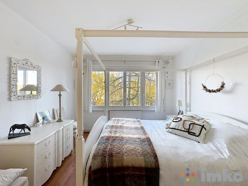 Maison - 256 m² - 8 pièces