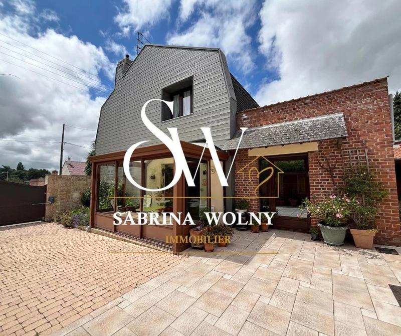 Maison traditionnelle - 209 m² - 8 pièces