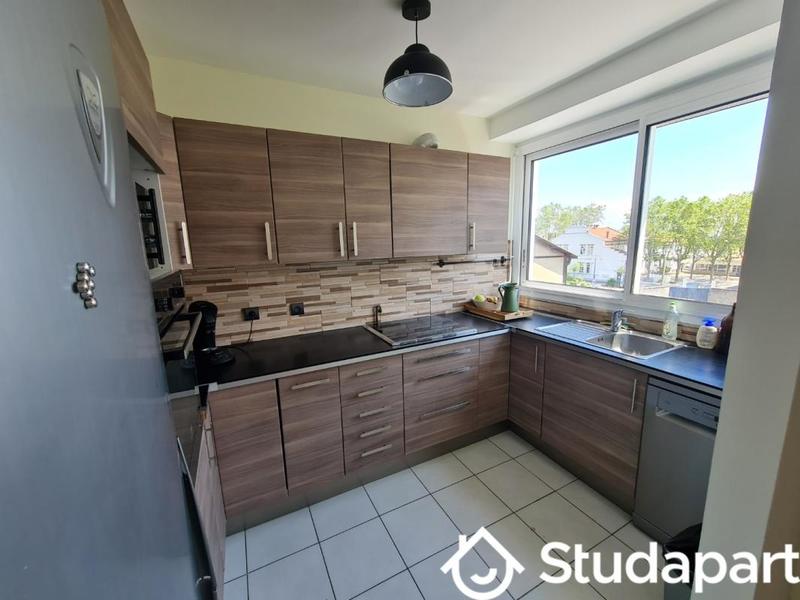 Chambre - 9 m² - 1 pièce