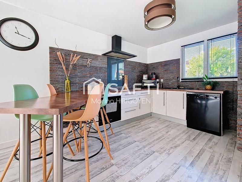 Maison - 90 m² - 5 pièces