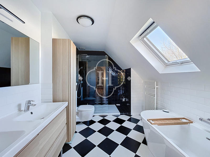 Maison - 190 m² - 7 pièces