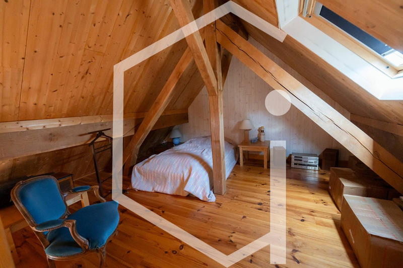 Propriété - 458 m² - 13 pièces