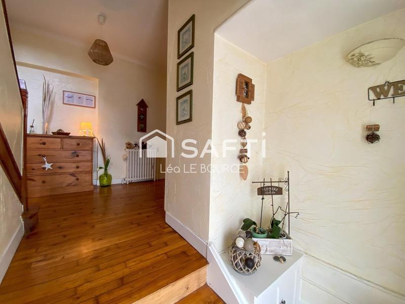 Maison - 223 m² - 8 pièces