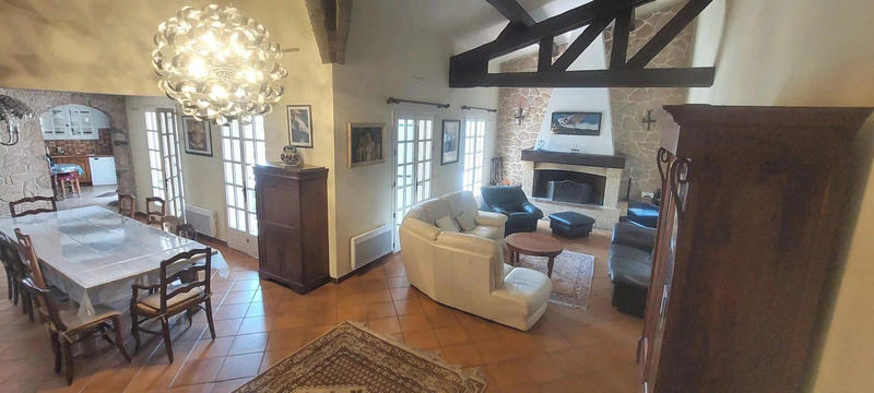 Villa - 205 m² - 10 pièces