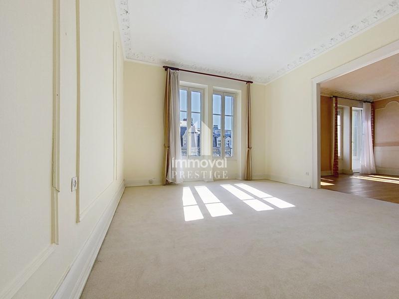 Appartement - 182 m² - 6 pièces