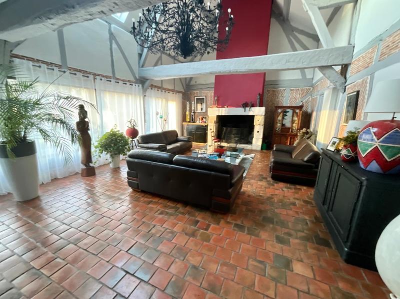 Maison - 800 m² - 24 pièces