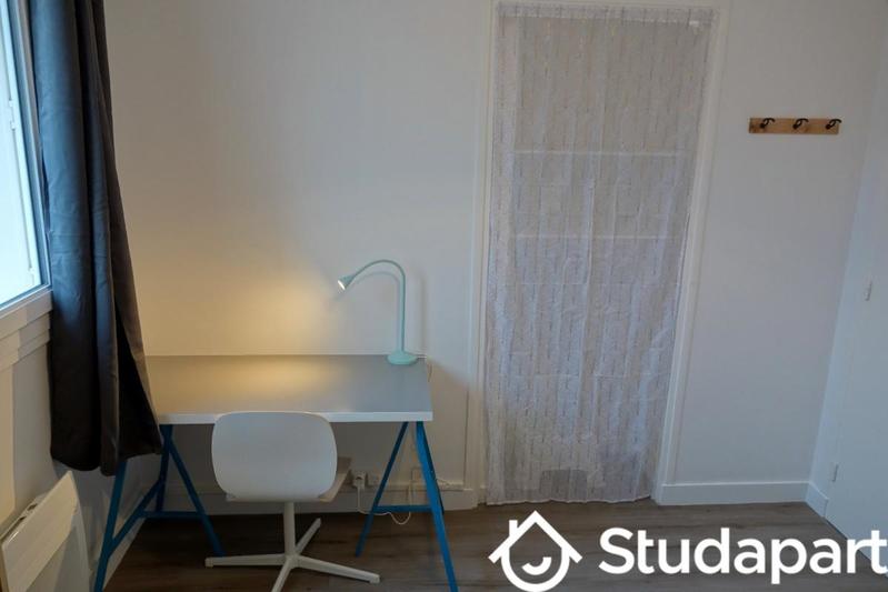 Chambre - 11 m² - 1 pièce